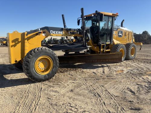 2023 John Deere 872G