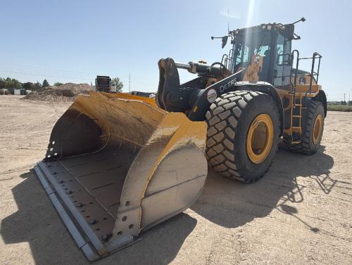 2022 John Deere 744 P