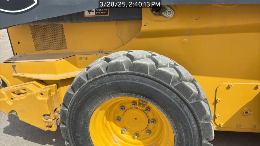 John Deere 324G