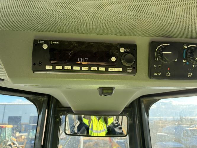 John Deere 700L