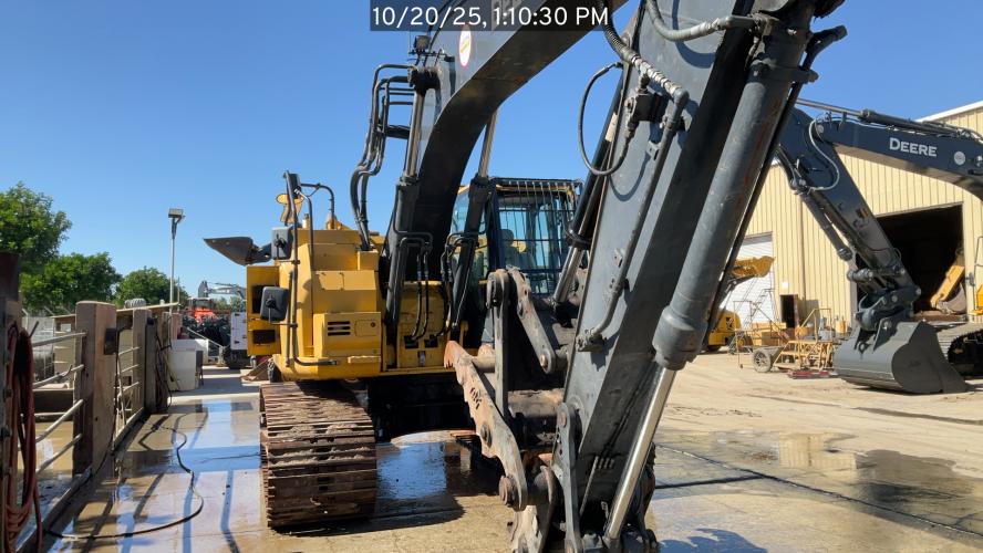 John Deere 245 P