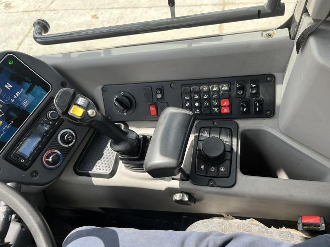 New Holland W80C