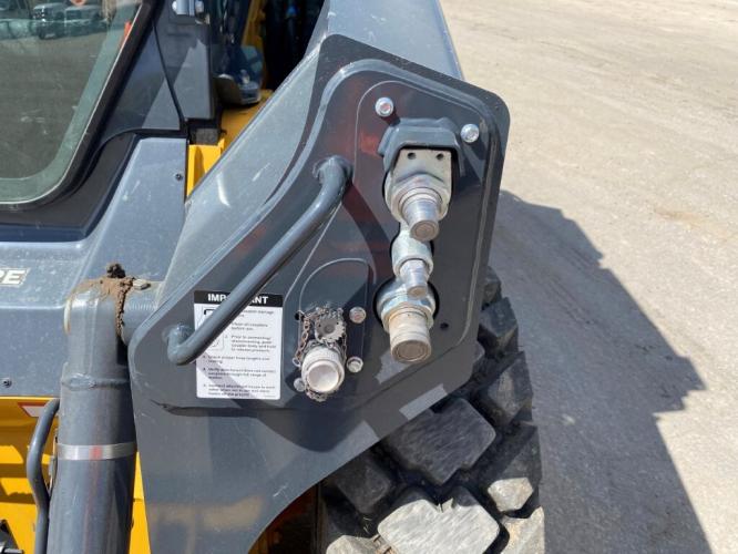 John Deere 330G
