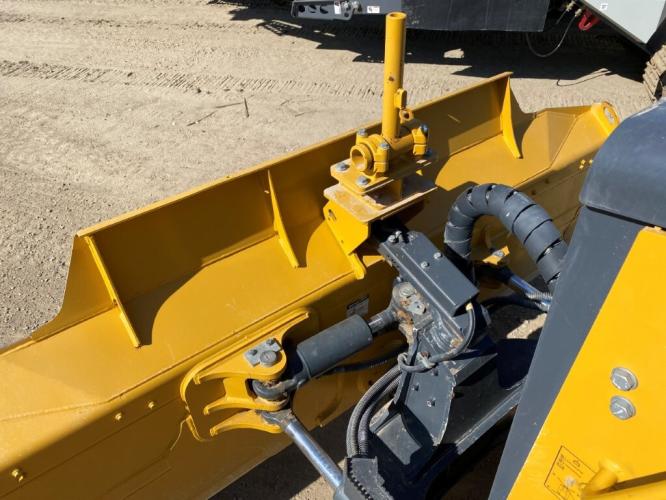 John Deere 700L