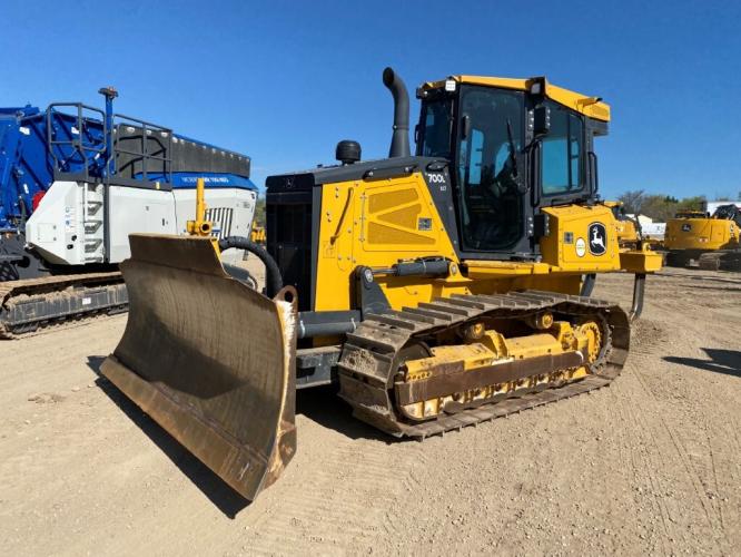 John Deere 700L