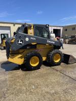 John Deere 332G