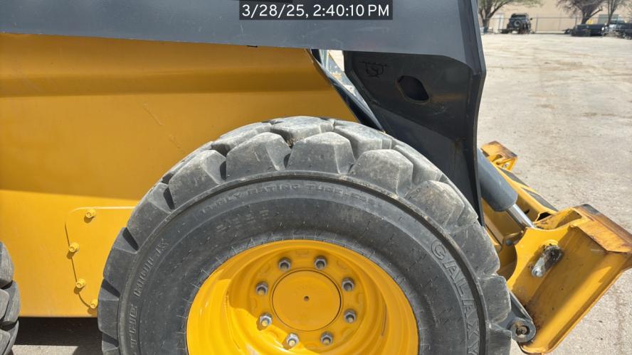 John Deere 324G