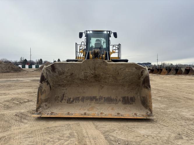John Deere 744L