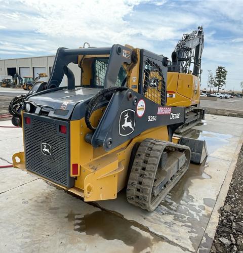 John Deere 325G