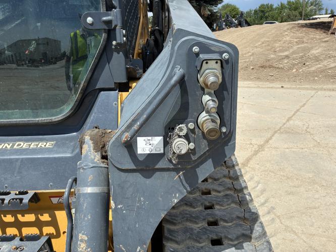 John Deere 331G