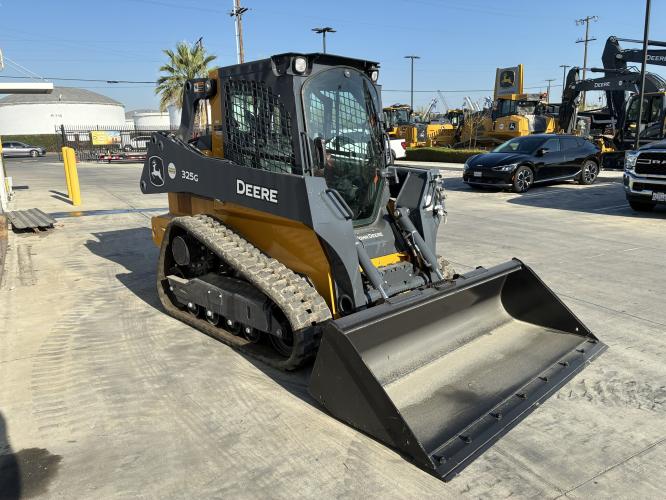 John Deere 325G