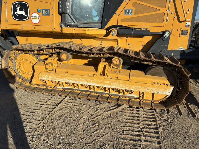 John Deere 700L
