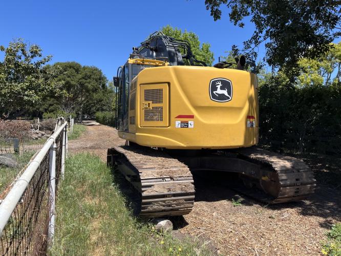 John Deere 245 P