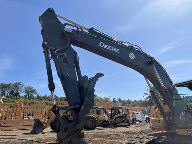 John Deere 210G LC